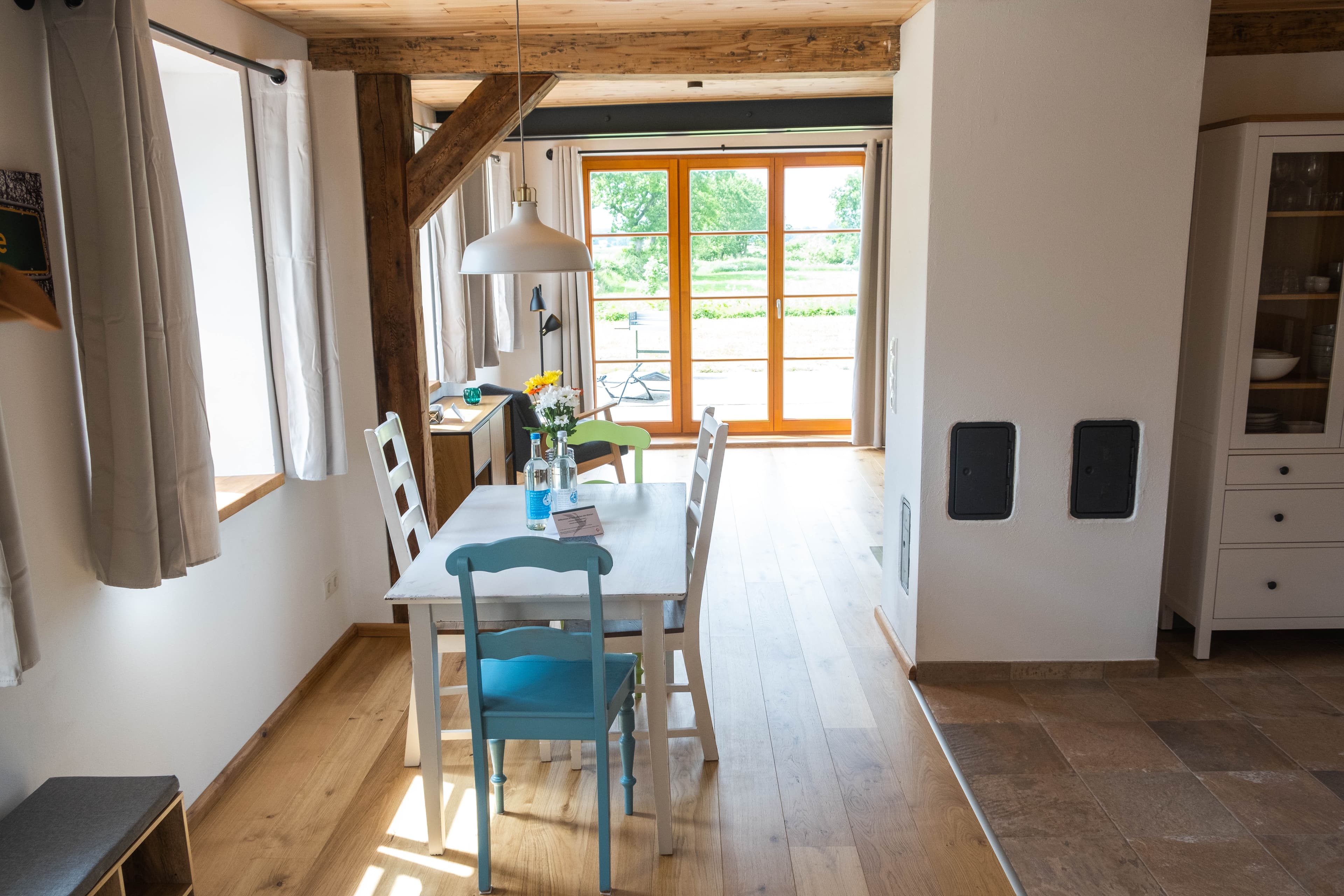 Apartment Hue Header